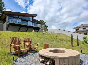 Casa · 200m² · 3 Quartos · 6 Vagas · Casa à Venda em Campos do Jordão — Vista Panorâmica, 3 Suítes e Mirante