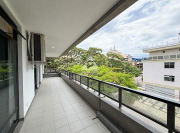 Apartamento · 169m² · 4 Quartos · 3 Vagas · partamento Reformado no Jardim Oceânico (Barra): 4 Quartos, 169m²