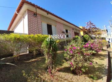 Casa · 203m² · 4 Quartos · 3 Vagas · Casa com três quartos no Bairro Santo Antônio., Barbacena, MG.