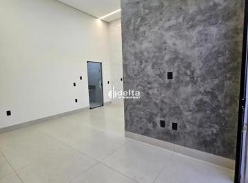Casa · 180m² · 3 Quartos · 2 Vagas · Casa residencial com 3 quartos sendo 1 suíte disponível para locação no bairro Jardim Brasília em Ub