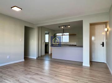Apartamento · 82m² · 3 Quartos · 2 Vagas · Apartamento Retrofit com 3 quartos (1 suíte) à venda. São 82,34m² por R$ 689.000 no bairro Ahú em Cu