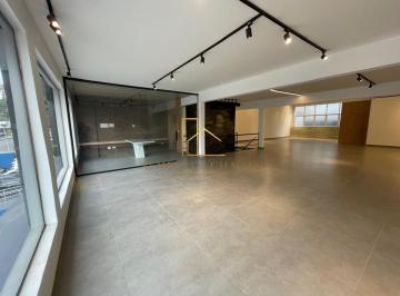 Comercial · 490m² · 8 Vagas · Loja Ponto Comercial na Alameda Araguaia