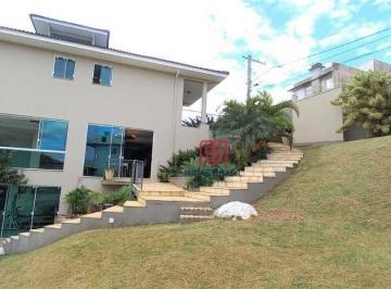 5653cfc024461c7265fcb95c56202846ebc9a18a · Casa Maravilhosa com 4 quartos, sendo 3 suítes, no Pinheirinho em Itajubá - MG