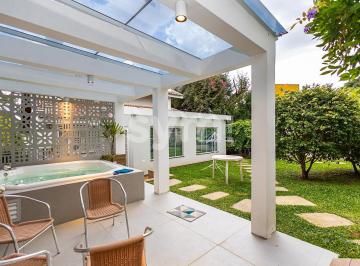 quintal · Casa à venda - em Vista Alegre