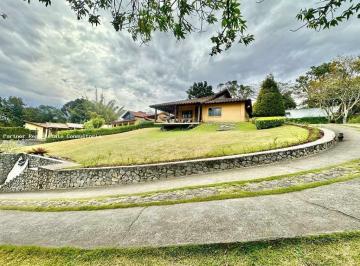Casa · 1507m² · 2 Quartos · 5 Vagas · Casa em Condomínio para Venda em Cotia, Paisagem Renoir, 2 dormitórios, 2 banheiros, 5 vagas