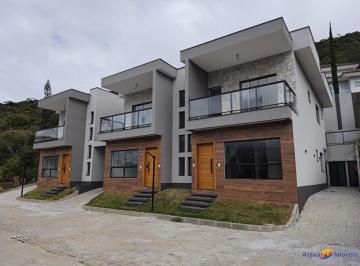 Foto 01 · Casa à venda no Golfe - Teresópolis/RJ: Conforto, Lazer e Vista Deslumbrante!