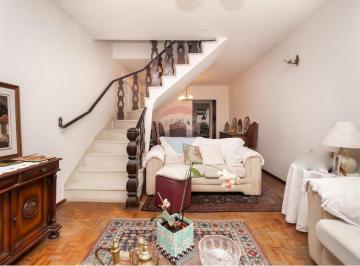 Casa · 132m² · 3 Quartos · 2 Vagas · Sobrado acolhedor a 2 quarteirões do Metrô Santos-Imigrantes, com 3 dormitórios