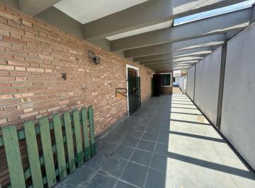 Imagem do Imóvel · Casa à venda no centro de Ubatuba com sala,cozinha,2 dormitórios e edícula