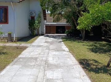 Casa · 715m² · 2 Quartos · 4 Vagas · Imóvel com 201.95m² em Canoas, Harmonia: sala de estar, cozinha e salão de festas
