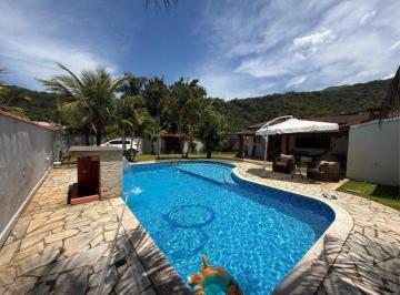 Casa · 200m² · 2 Quartos · 8 Vagas · Encantadora Casa à Venda no Jardim do Sol  a 1 km da praia em Caraguatatuba