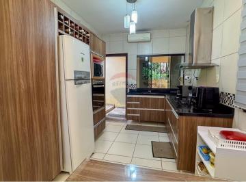 Casa · 380m² · 6 Quartos · 10 Vagas · DUAS CASAS INDEPENDENTES EM LOTE DE 400 M2 - OPORTUNIDADE ESTRATÉGICA NA RUA 3 DE VICENTE PIRES!