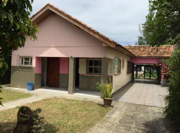 Casa · 169m² · 3 Quartos · 5 Vagas · Casa em Centro