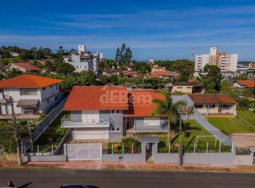 Casa · 453m² · 4 Quartos · 1 Vaga · Casa à venda no bairro Comerciário - Criciúma/SC
