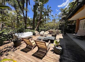 47939fe01ab7cafae2d94ddf021f8497d0a5f036 · Casa à Venda na Praia da Baleia | 5 Suítes, Varanda com Deck e Lazer de Condomínio