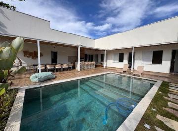 e8bcbe40d573a30f53d7b3463b54ac07010e63f8 · Casa Térrea de Alto Padrão em Camburizinho | 150m do Mar | 5 Suítes, Piscina e Exclusividade