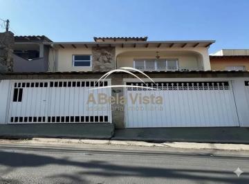 Casa · 244m² · 4 Quartos · 2 Vagas · Sobrado em Vila Campesina, Osasco/SP de 244m² 4 quartos à venda por R$ 850.000,00