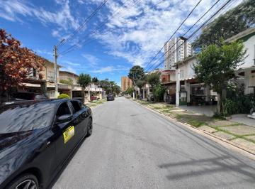 Casa de 3 quartos, São Paulo · + 5 5 1 1 9 9 9 3 7 0 5 5 9 Casa de condomínio fechado à venda no Butantã