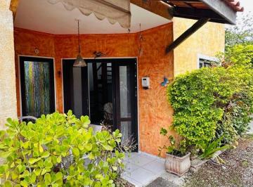 Casa de 2 quartos, São Sebastião · Casa em condomínio central em Boiçucanga