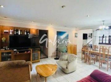 Casa · 298m² · 3 Quartos · Casa com 3 dormitórios no Bairro Fundação em São Caetano do Sul