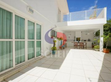 Casa · 185m² · 3 Quartos · 3 Vagas · Casa de esquina à venda na Granja Julieta