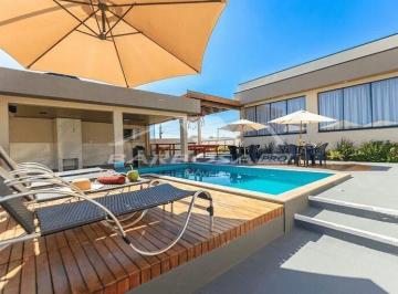 Casa · 760m² · 3 Quartos · Casa Alto Padrão com piscina á venda em Caldas Novas