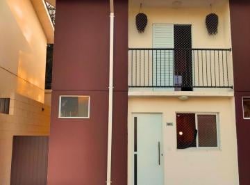 Casa de 2 quartos, Suzano · Sobrado com Quintal e Corredor Lateral no Condomínio Faggion