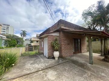 Comercial · 180m² · 4 Quartos · Loja Comercial para Locação em Teresópolis – Frente para Rua | Versátil e Funcional
