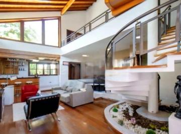 i1.jpg · Linda casa de alto padrão em interlagos! Localização privilegiada!
