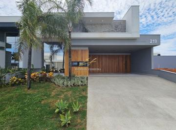 Casa de 3 quartos, Indaiatuba · Casa Térrea Cond. Fechado Próximo ao Parque Ecológico em Indaiatuba.
3 Suítes, sendo 1 com closet.