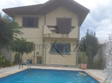 Casa de 3 quartos, São José dos Campos · Casa Assobradada, Condomínio Morada da Serra, Urbanova, 3 Dormitórios, Área Gourmet, Piscina, 4 Vaga