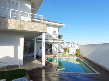 Casa de 4 quartos, São José dos Campos · Oportunidade, Casa Sobrado, Condomínio Altos da Serra II, Urbanova, 4 Dormitórios, Piscina, Quintal.