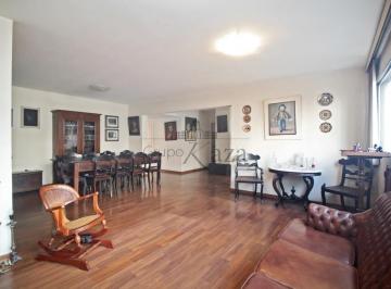 Apartamento de 2 quartos, São Paulo · Moema - 2 Dormitórios - 146m² - 2 Grs