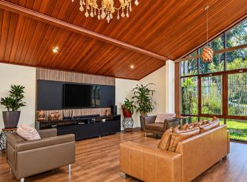 Casa de 4 quartos, Curitiba · Casa Térrea com 3 quartos e 4 vagas + Edícula no Ahú próximo ao Colégio Bom Jesus e OAB/PR