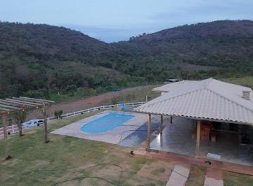 Foto 01 · LINDO SÍTIO À VENDA EM MOEDA, COM ÁREA DE LAZER COMPLETA, PISCINA E VISTA PARA AS MONTANHAS