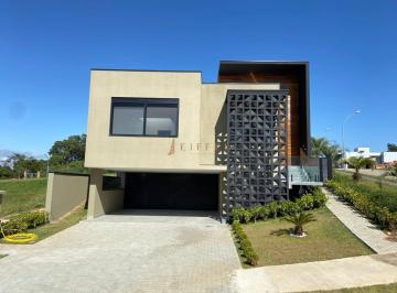 Casa · 251m² · 3 Quartos · 4 Vagas · Casa à venda em Itu, Alphaville Itu, com 3 suítes, com 251.65 m², Condomínio Alphaville Castello