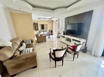 Casa · 260m² · 4 Quartos · 4 Vagas · Casa 4 Quartos com 1 Suíte, 260m² e piscina - Capoeiras.
