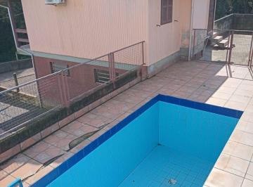 Casa · Oportunidade Única – Imóvel com Duas Casas e Ampla Área!
