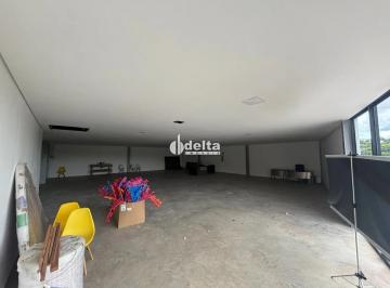 Comercial · 210m² · Sala comercial disponível para locação no bairro Cidade Jardim em Uberlândia-MG