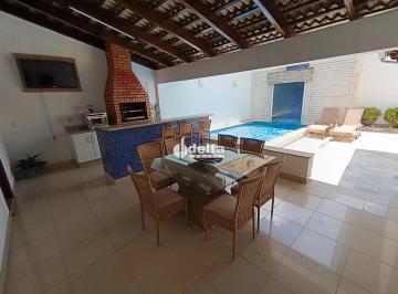Casa · 360m² · 5 Quartos · 5 Vagas · Casa residencial com 5 quartos sendo 3 suítes disponível para locação e venda no bairro Santa Mônica