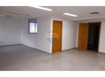 Comercial · 170m² · 4 Quartos · 4 Vagas · Conjunto Comercial para Locação – 170 m² – 4 Salas •8 Banheiros • 4 Vagas – Saúde