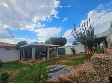Casa · 261m² · 3 Quartos · 2 Vagas · Casa térrea na região central | Espaço, mobilidade e potencial de uso- Bairro Abadia.