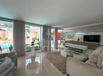 Casa · 302m² · 3 Quartos · 3 Vagas · Casa Térrea de Alto Padrão à Venda no Bairro de Interlagos conhecido como Bolsão de Interlagos