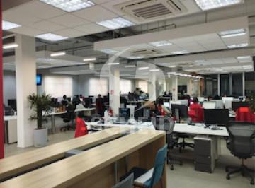 Comercial · 2818m² · 10 Vagas · Prédio comercial com renda, tendo 2818m2 em 3 pavimentos com elevador, boa localização na Vila Maria