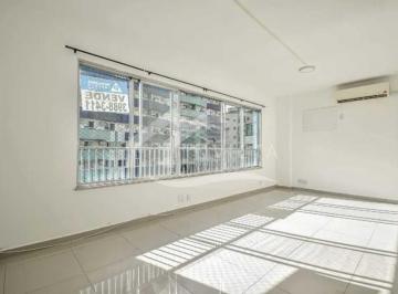 Apartamento · 105m² · 3 Quartos · 1 Vaga · ESPAÇOSO TRÊS QUARTOS EM RUA TRANQUILA