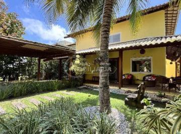Casa · 300m² · 4 Quartos · 2 Vagas · Casa com Pé-Direito Duplo, com 4 Quartos, sendo 2 Suítes, à Venda no Belo Horizo