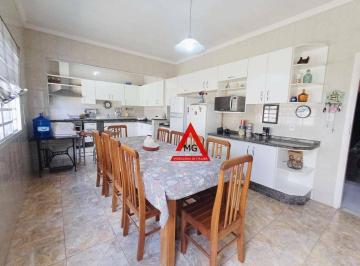 3104abe4e90ac5754409cdc6dc3e2336202c1bf2 · Vende-se esta casa no bairro Avenida com ótima localização e alto potencial comercial, em Itajubá-MG