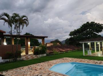 Rural · 4000m² · 1 Quarto · Chácara à venda no bairro Centro - Araçariguama/SP