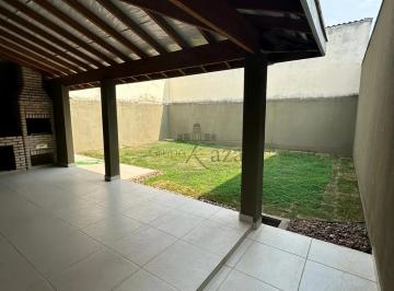 Casa de 3 quartos, Jacareí · Oportunidade - Casa Sobrado - Loteamento Villa Branca - 3 Dormitórios - 250m² - Estuda permuta e par