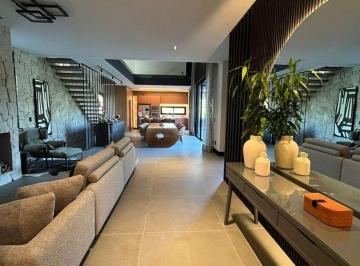 Casa de 5 quartos, Santana de Parnaíba · CASA DE ALTO PADRÃO À VENDA E LOCAÇÃO – RESIDENCIAL GÊNESIS II