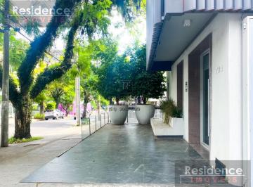Foto 01 · Loja comercial de alto padrão no coração do Moinhos de Vento: 6 salas, 4 banheiros, 270m² para locaç
